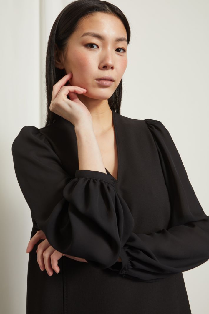 Abito con maniche a sbuffo Fashion Market