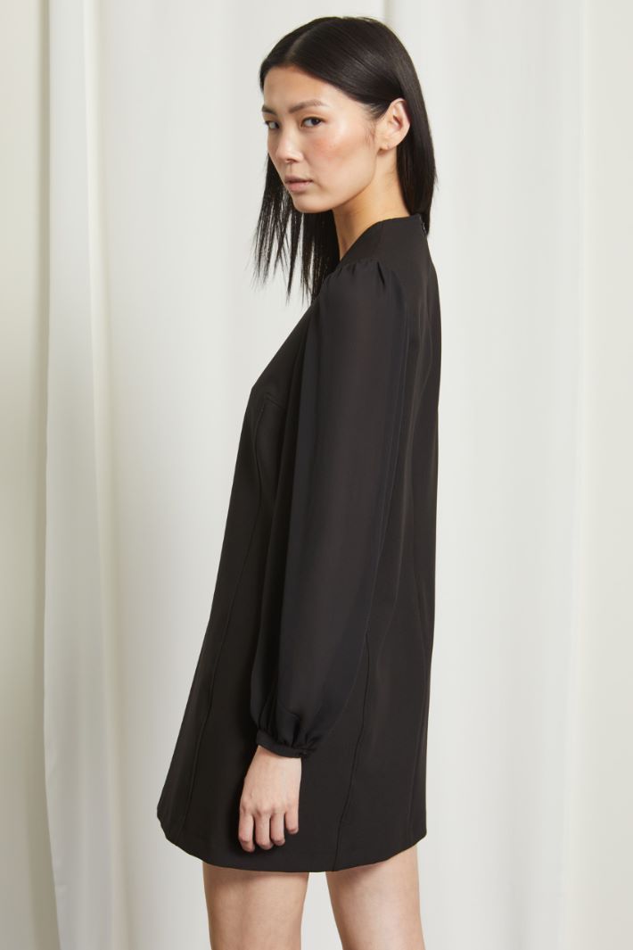 Abito con maniche a sbuffo Fashion Market