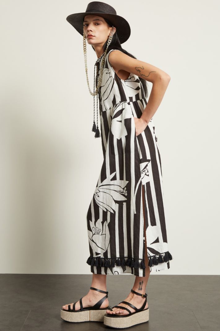 Abito in puro lino con nappine Fashion Market Abito in puro lino con nappine Fashion Market