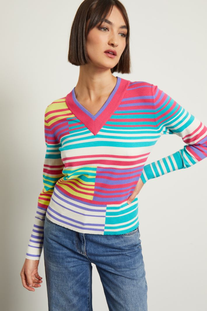 Maglia con scollo a V Fashion Market