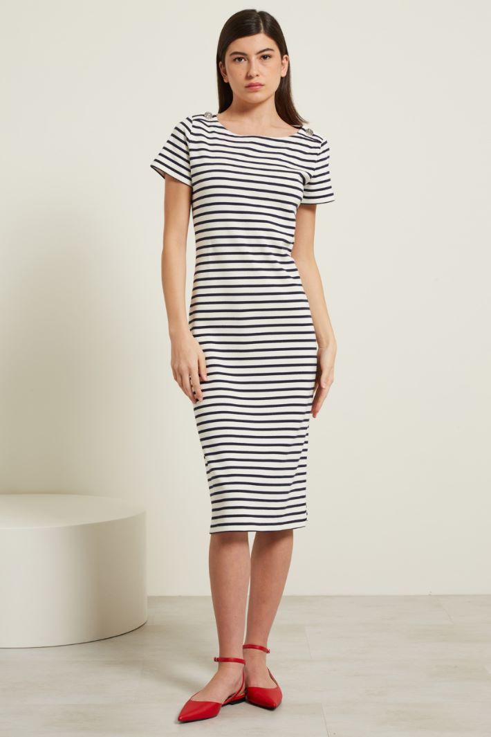 Abito con bottoni sulle spalle Fashion Market Abito con bottoni sulle spalle Fashion Market