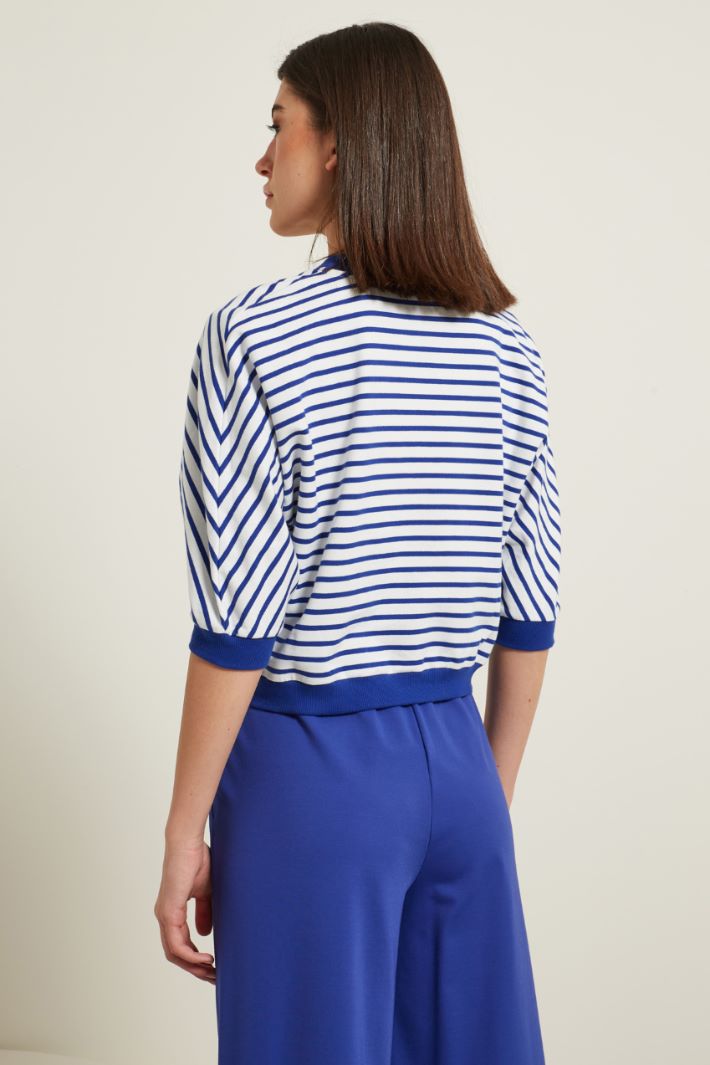 Cardigan corto con scollo a V Fashion Market