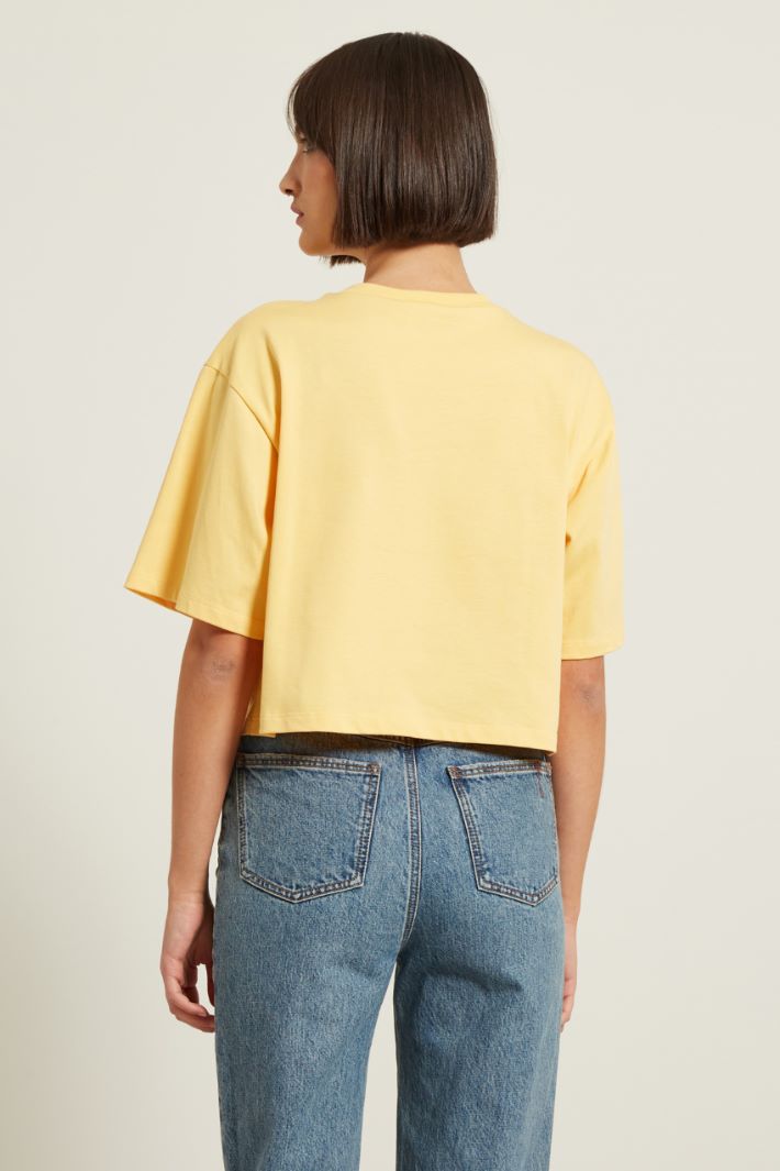 T-shirt con motivo a uncinetto Fashion Market T-shirt con motivo a uncinetto Fashion Market