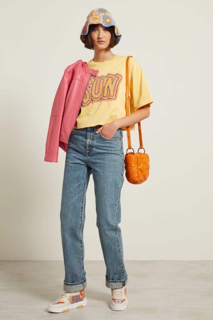 T-shirt con motivo a uncinetto Fashion Market T-shirt con motivo a uncinetto Fashion Market