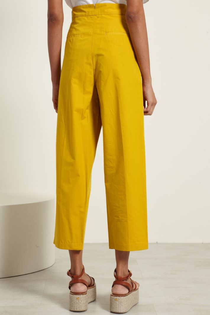 Pantaloni in tela con pinces Fashion Market