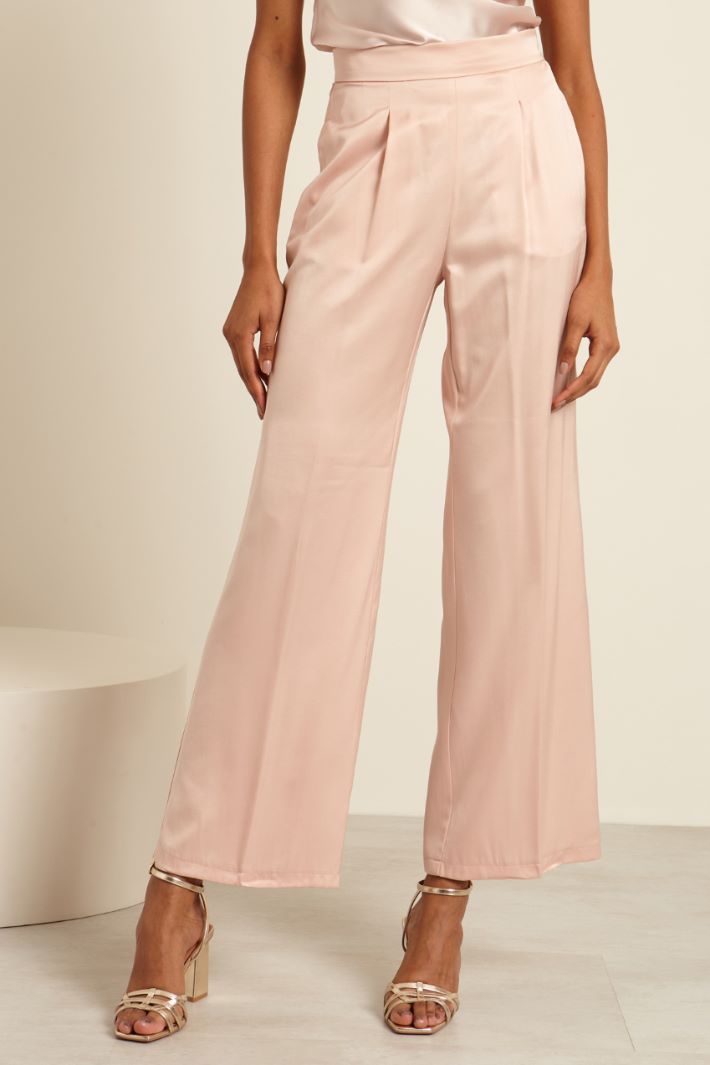 Pantaloni con pinces in raso Fashion Market