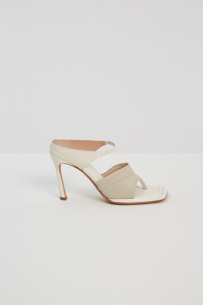 Sandali infradito con tacco - BIANCO LATTE ECRU - Fashion Market