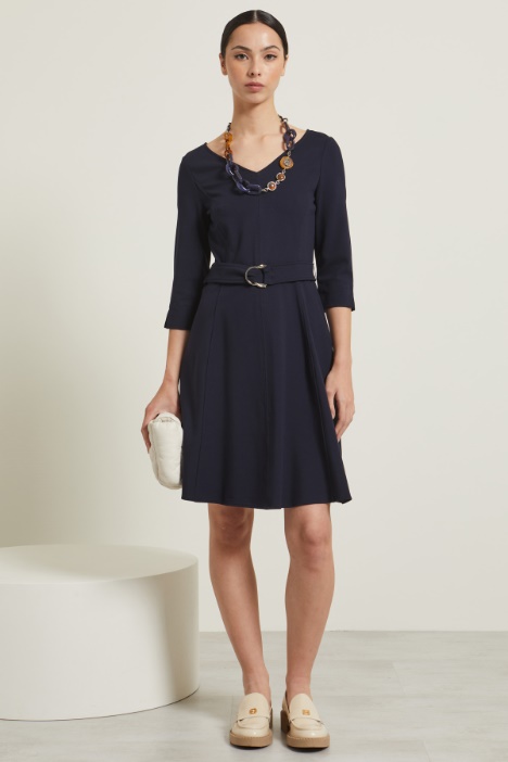 Abito sfiancato con cintura Fashion Market