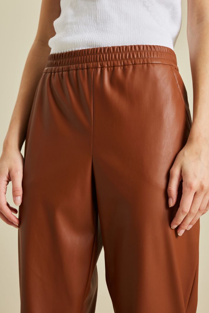 Pantaloni carrot in similpelle Fashion Market - 3
