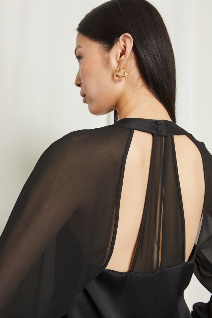 Blusa con scollo a V - NERO - Fashion Market - 3