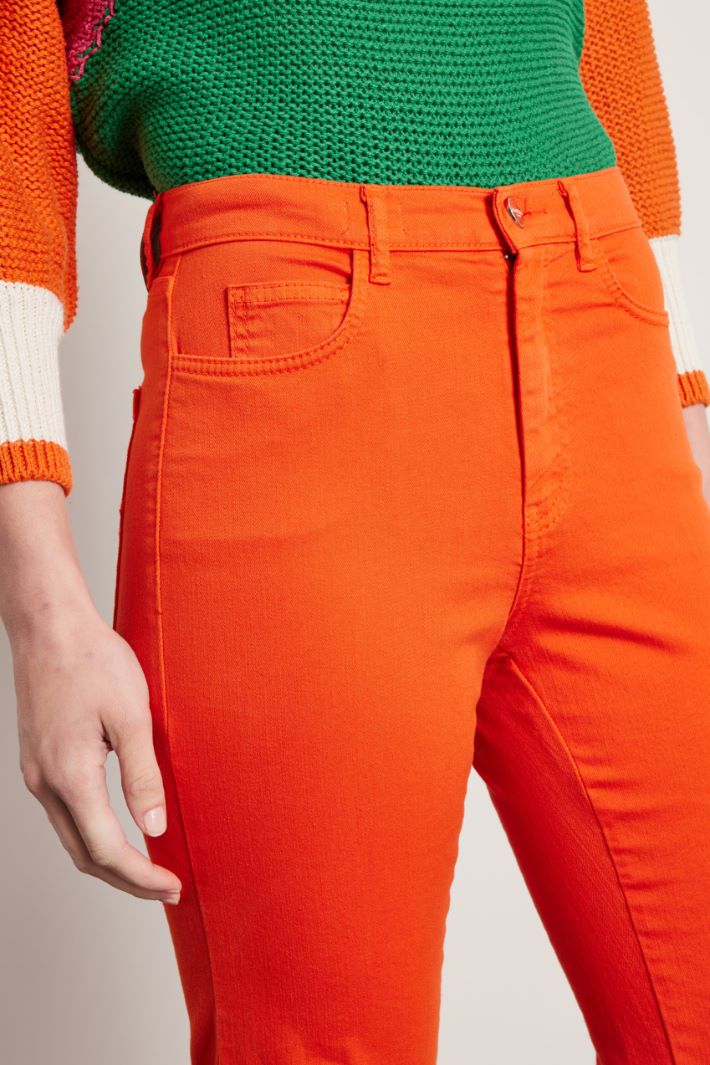 Pantaloni flare in drill Fashion Market - 3