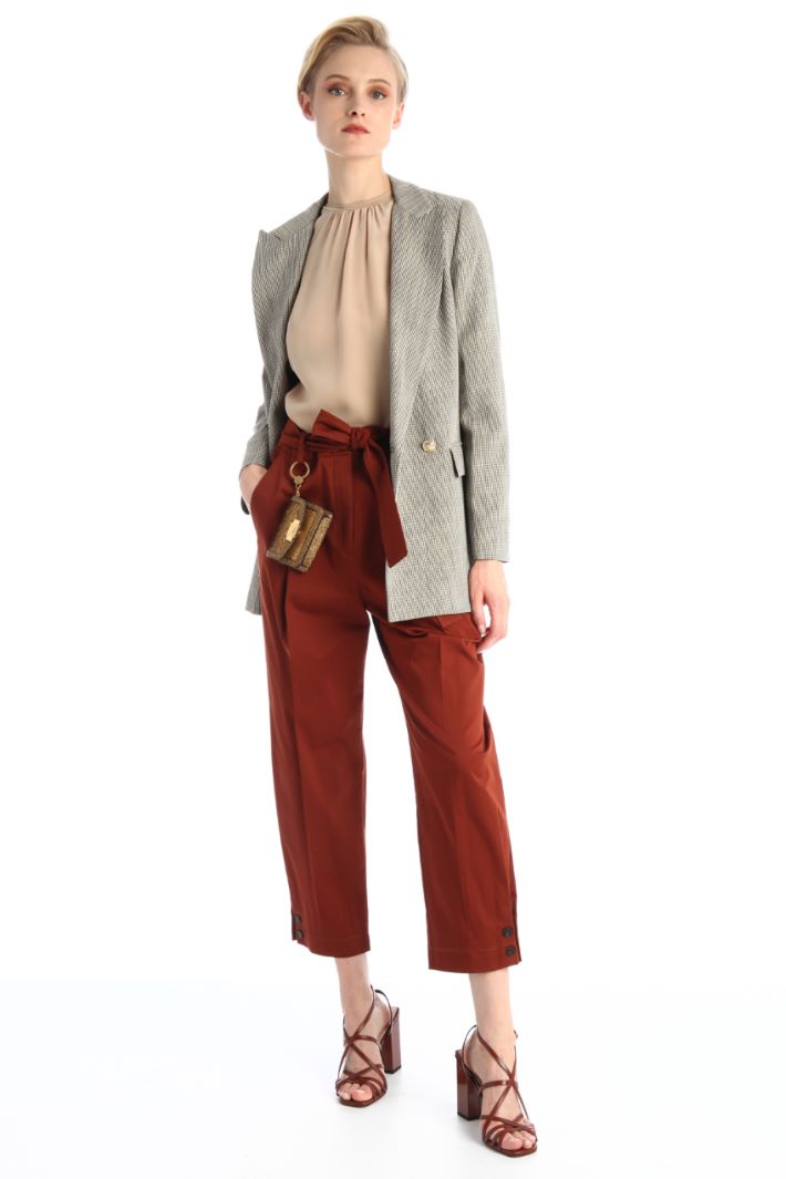Pantaloni carrot in raso - MATTONE - Fashion Market