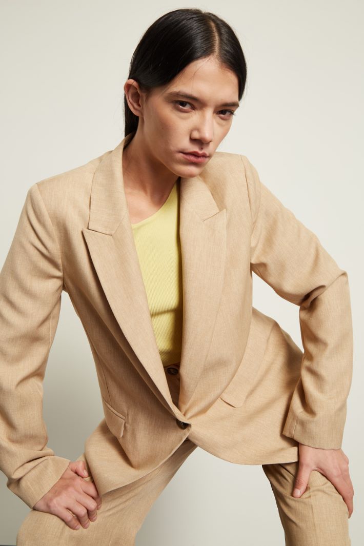 Blazer fluido con rever Fashion Market - 3