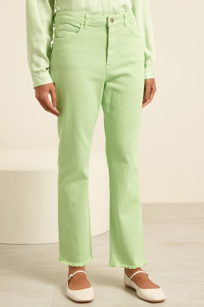 Pantaloni con bordi sfrangiati - VERDE CHIARO - Fashion Market - 2