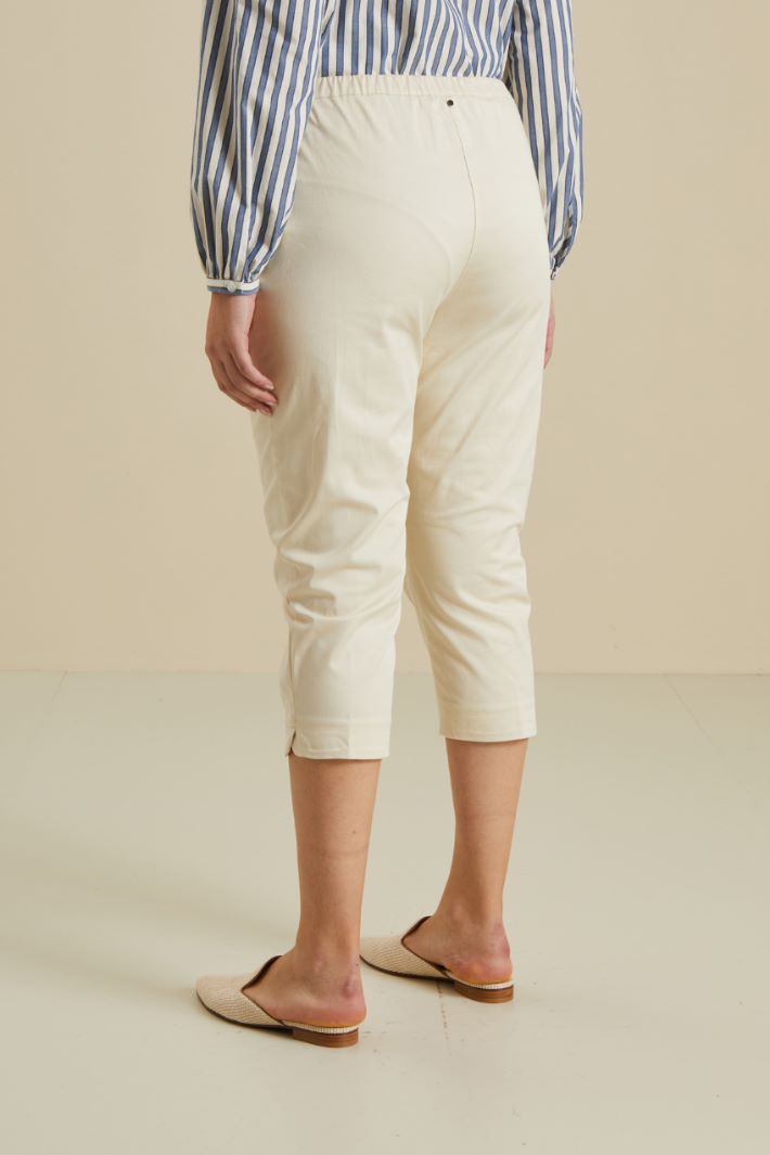 Pantaloni capri in cotone - BURRO - Fashion Market - 4