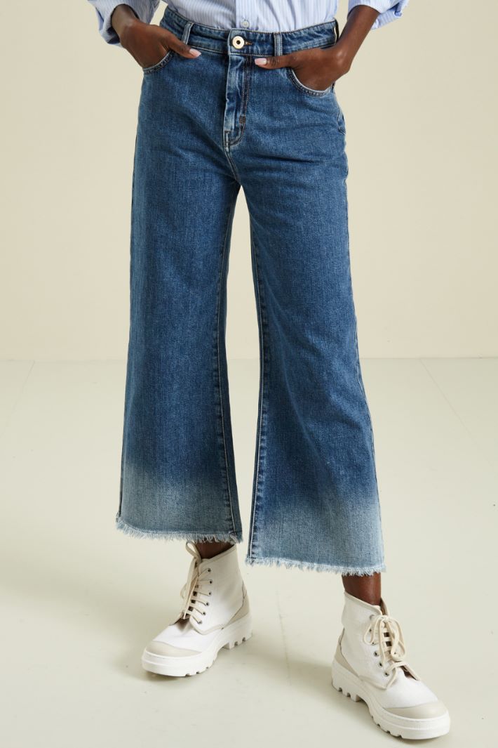 Jeans cropped sfrangiati - BLU DENIM - Fashion Market - 2