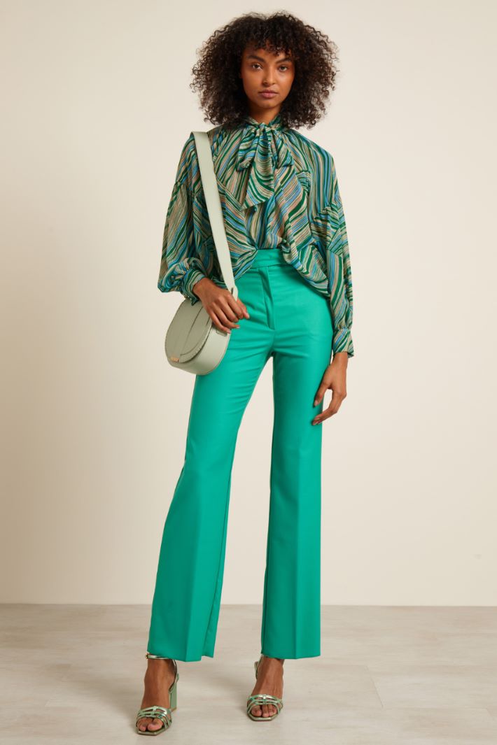 Blusa con collo a foulard - AZZURRO VERDE BEIGE - Fashion Market
