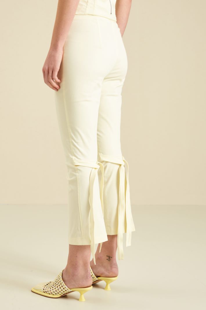 Pantaloni cropped in gabardina - CREMA - Fashion Market - 4