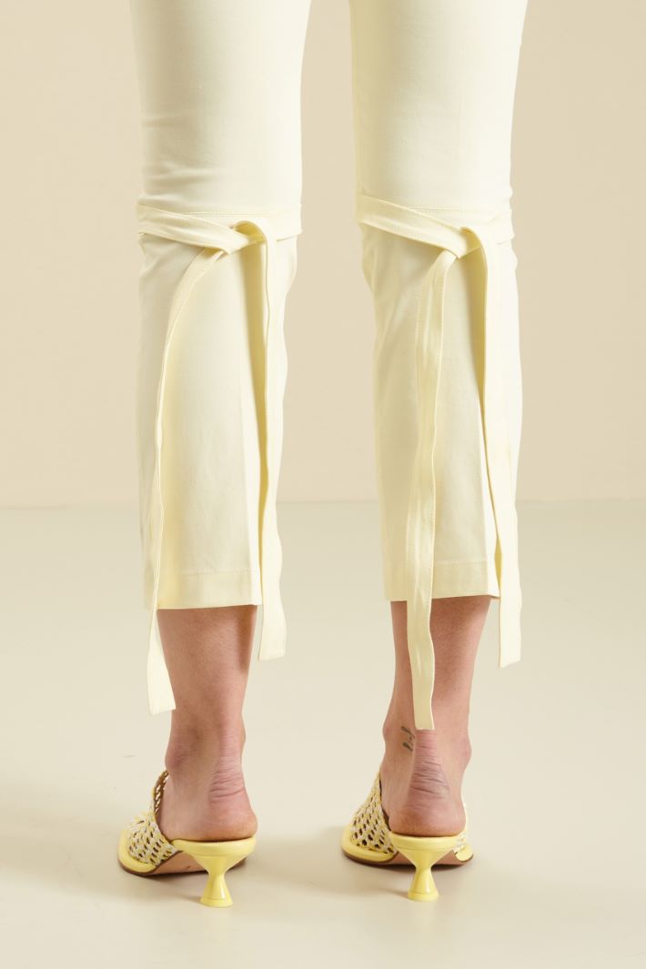 Pantaloni cropped in gabardina - CREMA - Fashion Market - 3