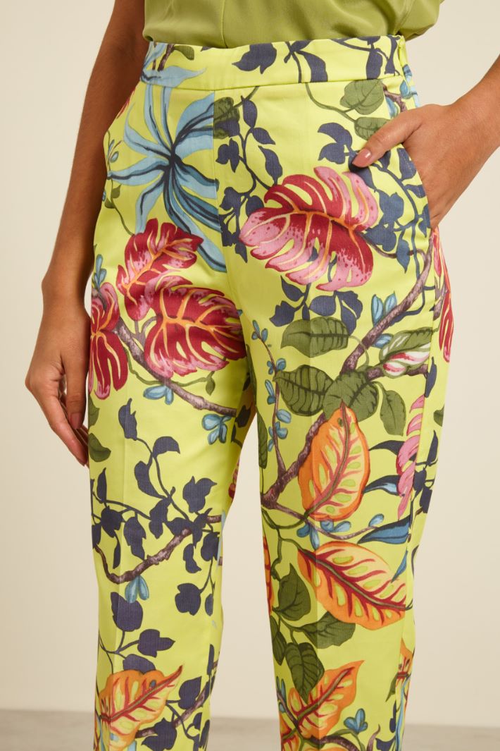 Pantaloni capri in gabardina - VERDE LIME AZZURRO - Fashion Market - 3