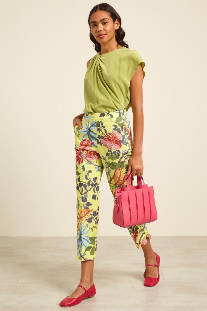 Pantaloni capri in gabardina - VERDE LIME AZZURRO - Fashion Market