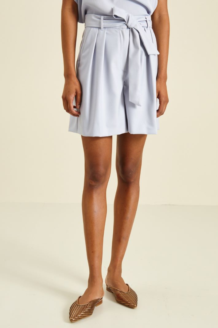 Shorts con cintura - AZZURRO POLVERE - Fashion Market - 2