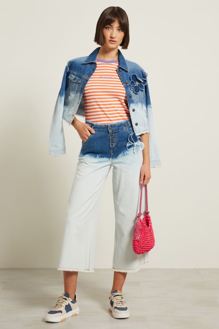 Jeans con dettaglio a rilievo - AZZURRO DENIM - Fashion Market