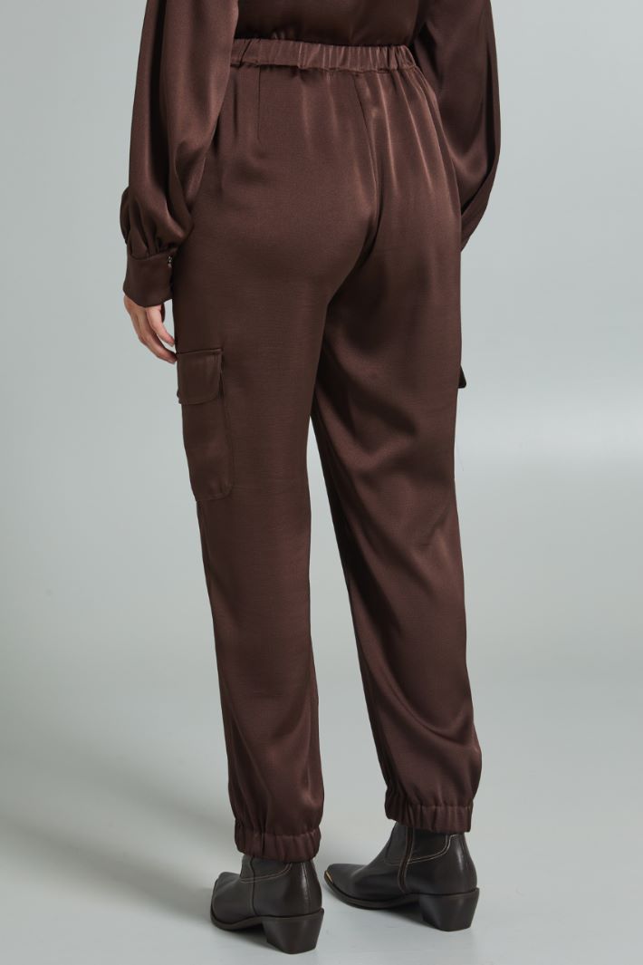 Pantaloni cargo in raso - MARRONE SCURO - Fashion Market - 4