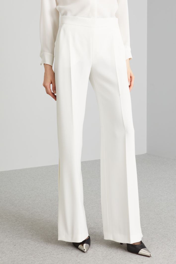 Pantaloni con spacchi al fondo - BIANCO - Fashion Market - 2