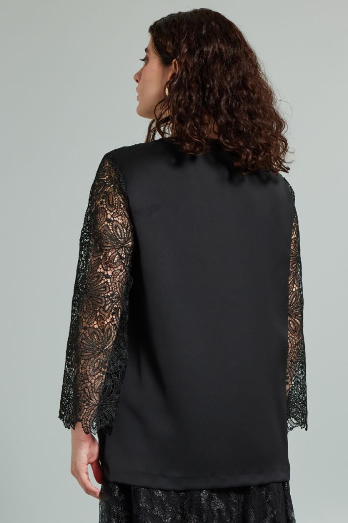 Top in pizzo con scollo a V - NERO - Fashion Market - 4