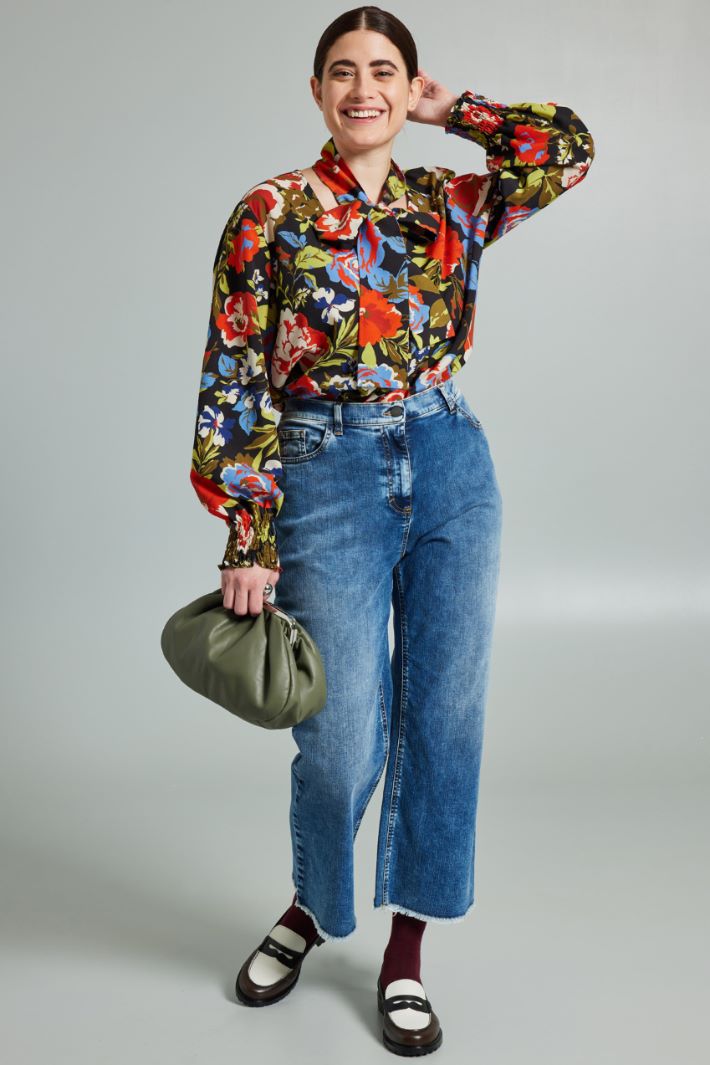 Blusa con foulard - NERO VERDE BLU - Fashion Market