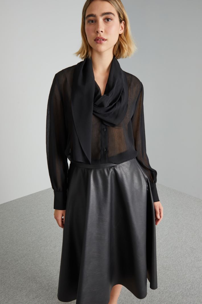 Blusa con maxi foulard - NERO - Fashion Market - 2