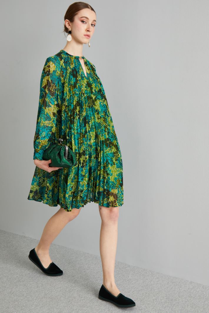 Abito corto in georgette plissè - PAVONE VERDE NERO - Fashion Market