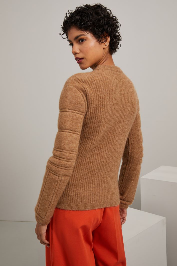 Maglia con maniche imbottite - CAMMELLO - Fashion Market - 4