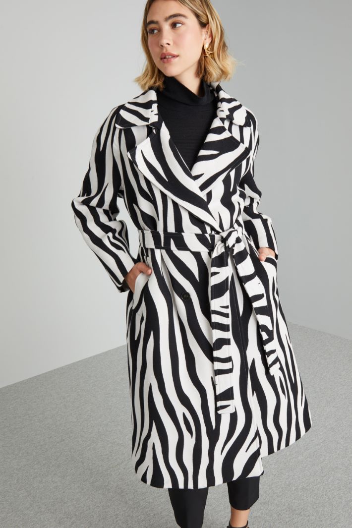 Cappotto jacquard con cintura - NERO BIANCO PANNA - Fashion Market - 2