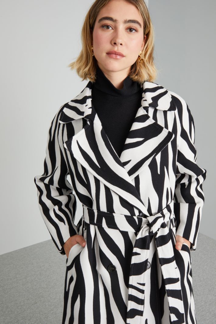 Cappotto jacquard con cintura - NERO BIANCO PANNA - Fashion Market - 3