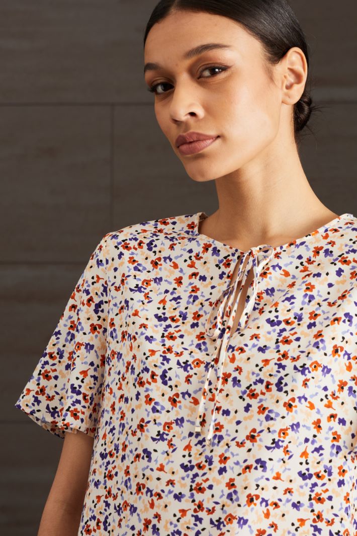 Blusa in crépe de chine - VIOLA ARANCIONE AVORIO - Fashion Market - 3