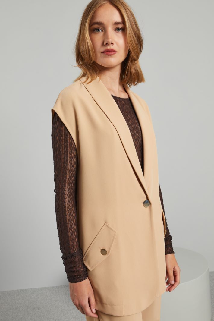 Gilet destrutturato con cintura - BISCOTTO - Fashion Market - 3