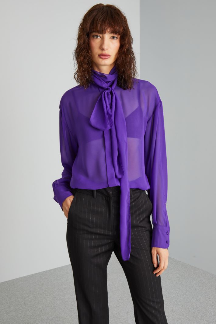 Blusa con collo a foulard - VIOLA - Fashion Market - 2