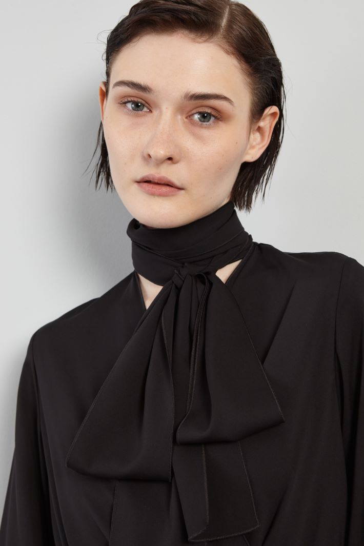 Abito in seta con foulard - NERO - Fashion Market - 3