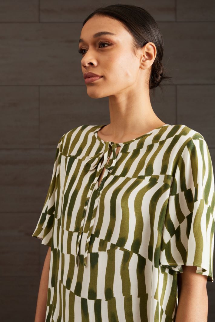 Top in crèpe marocaine  - VERDE KAKI BIANCO - Fashion Market - 3