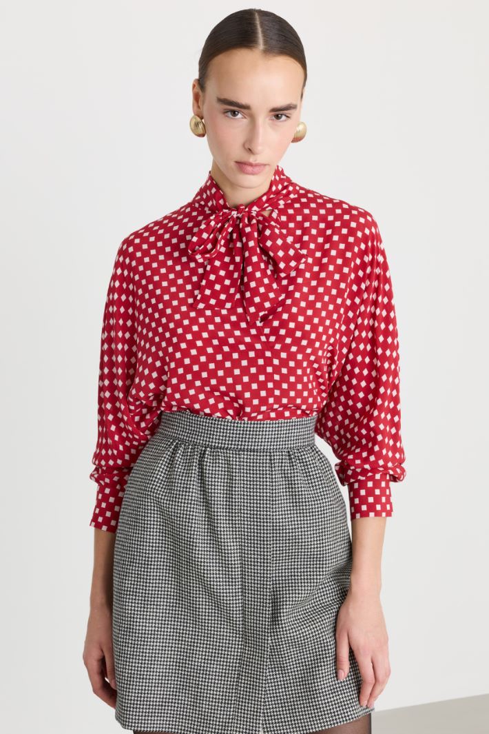 Blusa in seta con fiocco - ROSSO - Fashion Market - 2