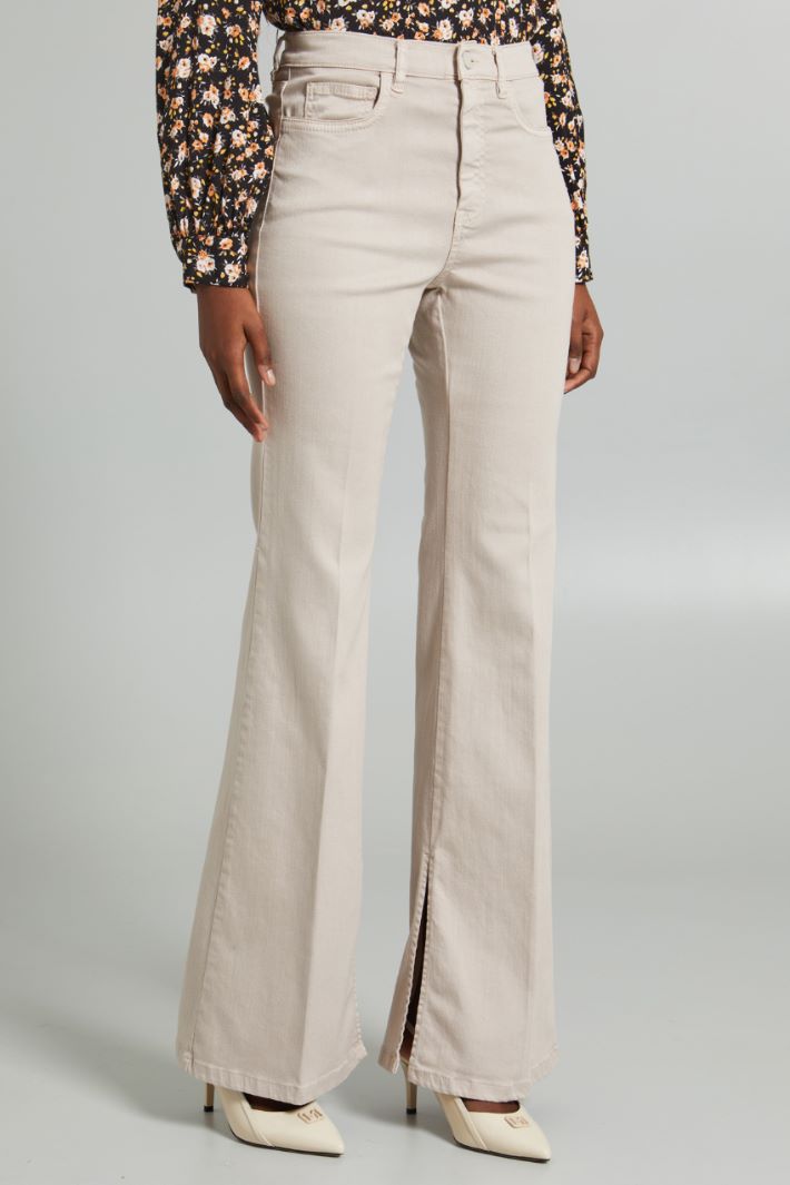 Pantaloni a zampa con spacchi - BEIGE CHIARO - Fashion Market - 2