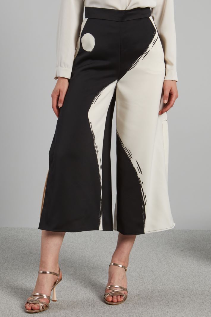 Pantaloni in enver satin lucido - NERO BIANCO LATTE - Fashion Market - 2