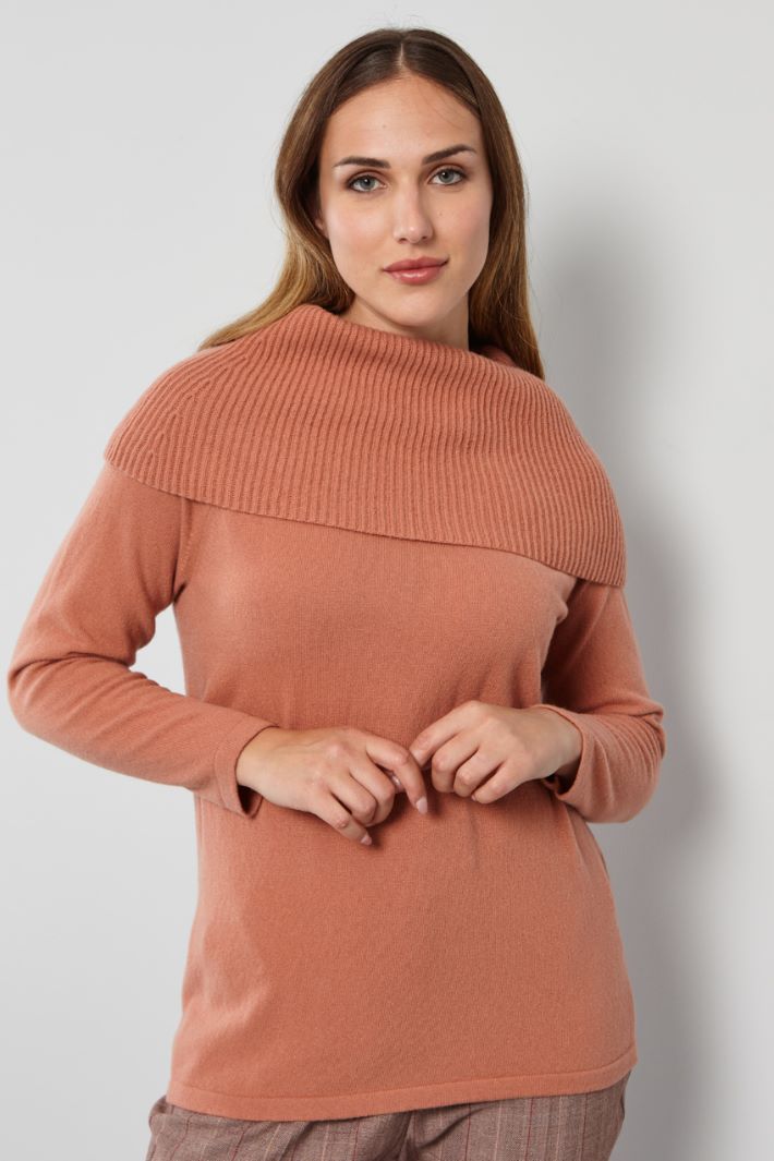 Maglia con maxi collo - ROSA PESCA - Fashion Market - 2