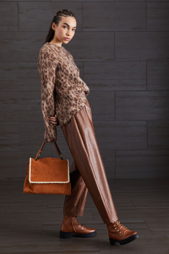 Pantaloni in tessuto spalmato - CUOIO - Fashion Market