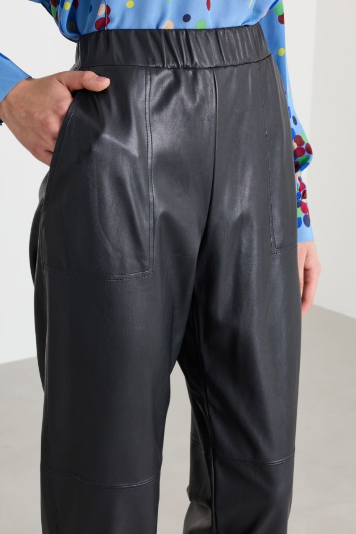 Pantalone cropped in jersey spalmato - NERO - Fashion Market - 3