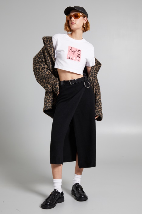 T-shirt cropped con stampa - Fashion Market