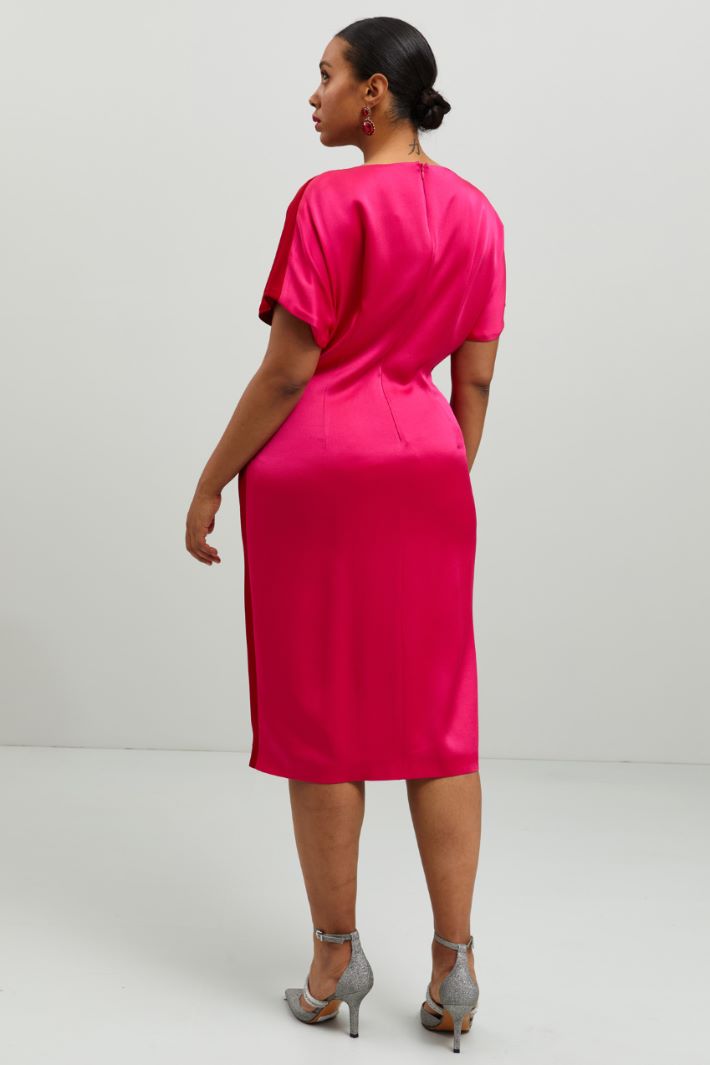 Abito in raso con drappeggio - FUCSIA ROSSO ARGENTO - Fashion Market - 4