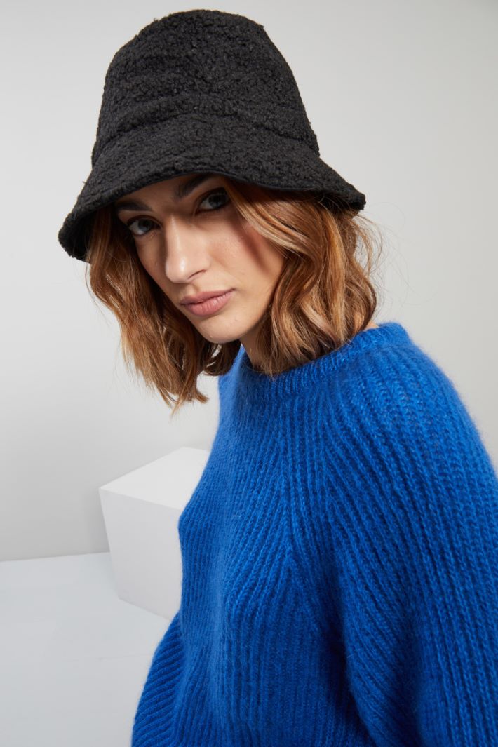 Cappello effetto peluche - NERO - Fashion Market
